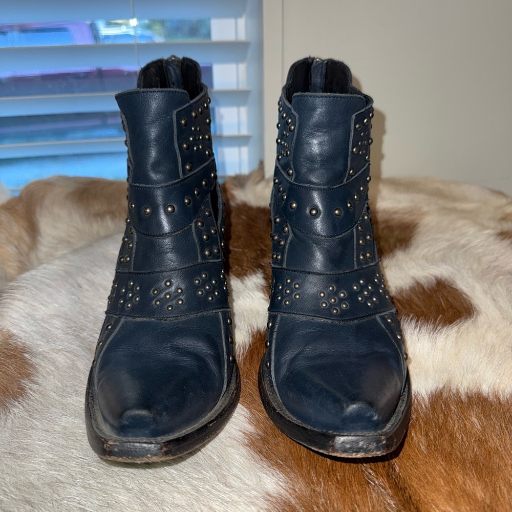 Lane studded ankle cowboy boot - Picture 2 of 6